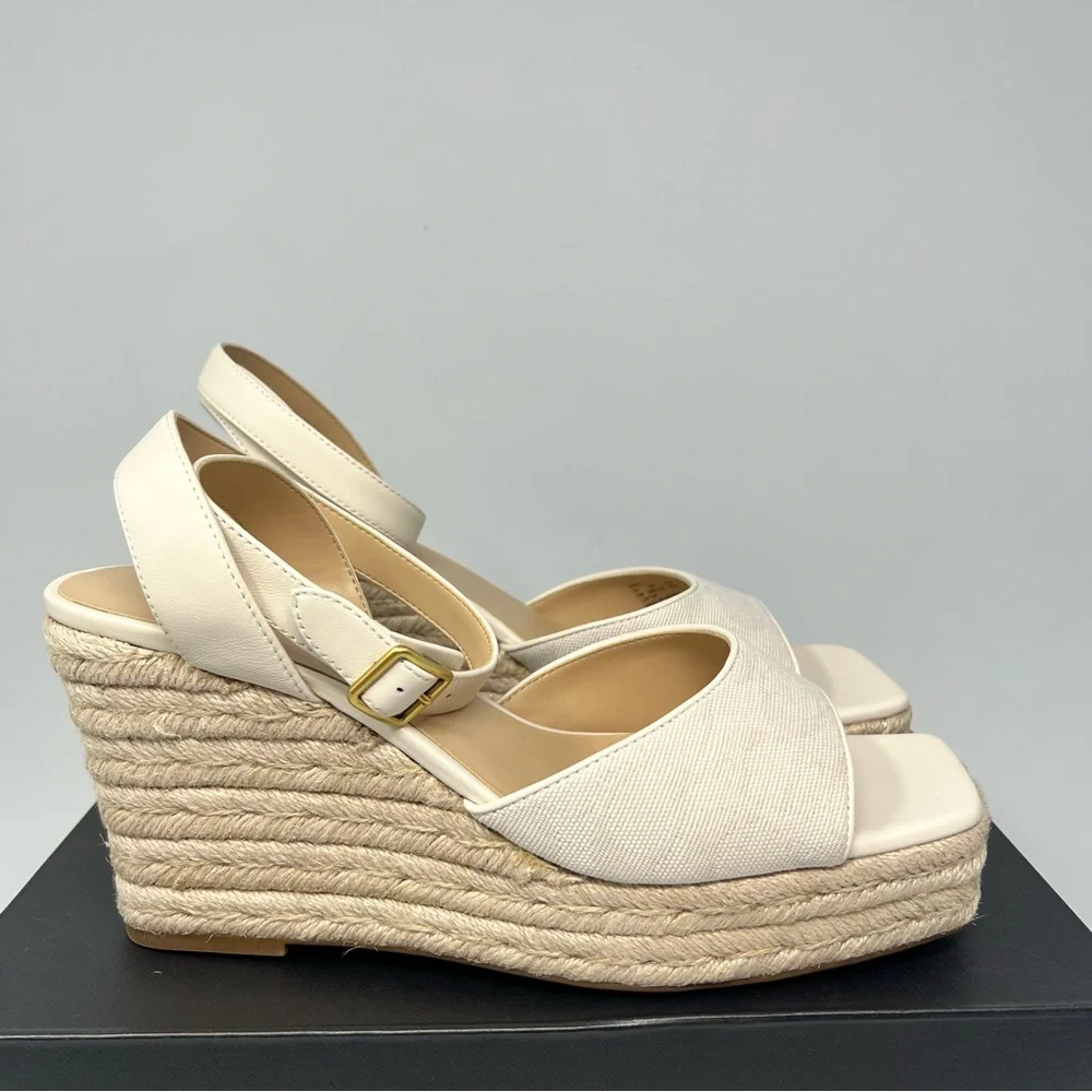 Coach Signature C Wedge Sandals
Size 11 - Picture 3 of 10